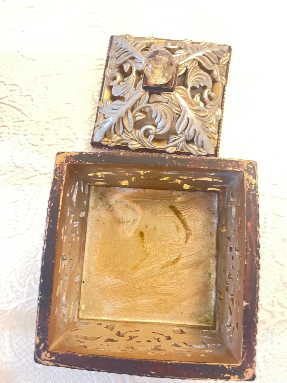 N/A elegant gold